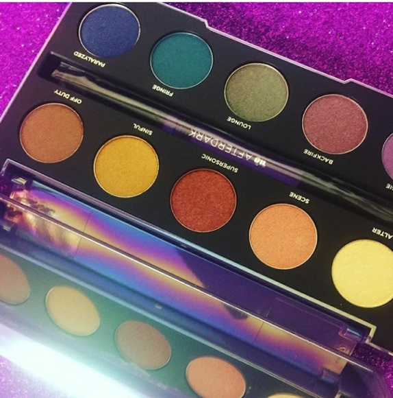 🔺BOGO HALF OFF🔺Urban Decay Afterdark palette - Picture 5 of 8